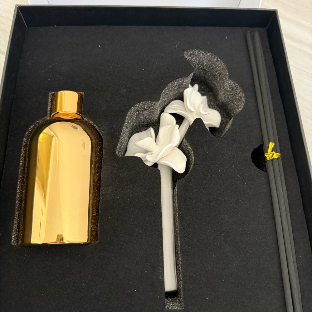 Gold Reed Diffuser Set with White Floral Sticks